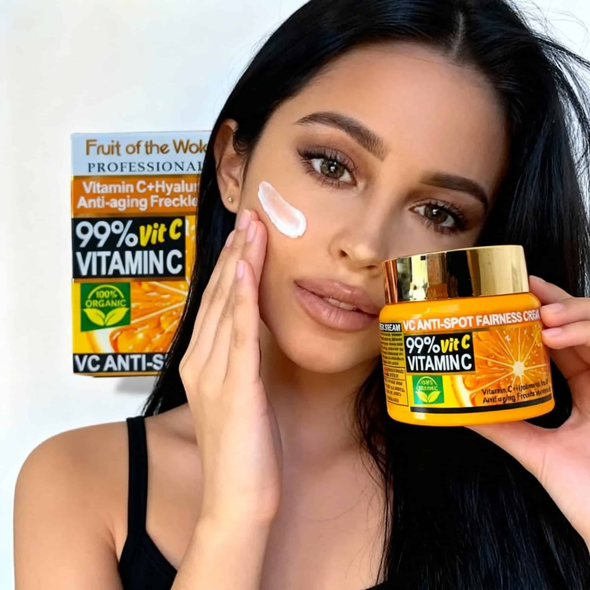 Crema Revitalizanta cu Vitamina C 50 g 3 Crema de față cu Vitamina C pentru luminozitate și fermitate, produs cosmetic de calitate premium.