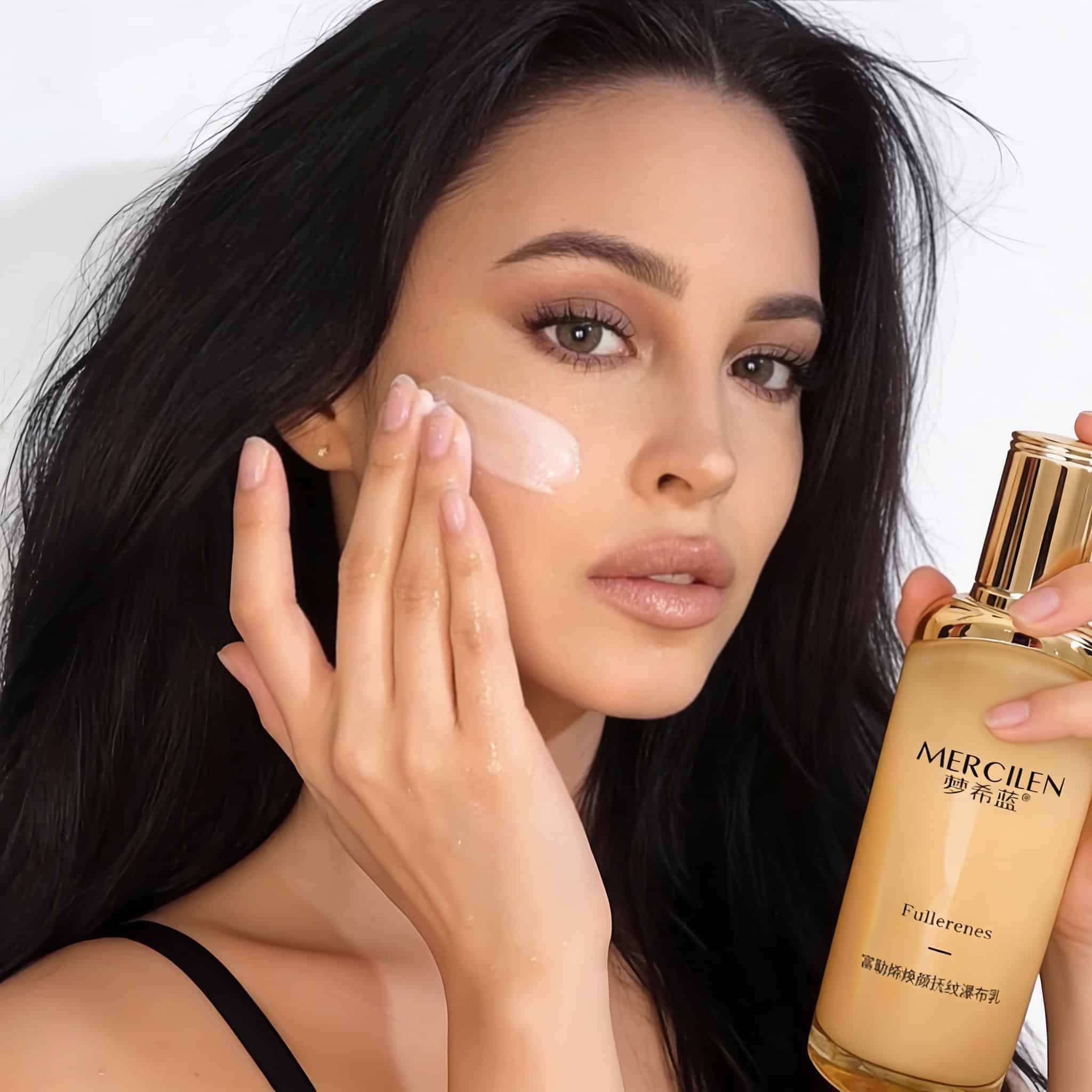 Lapte hidratant pentru față Mercilen cu Fullerenes, 120 g 2 Solo de la Seloria Cosmetic, ser pentru ten cu Fullerenes pentru un ten radiant și sănătos.