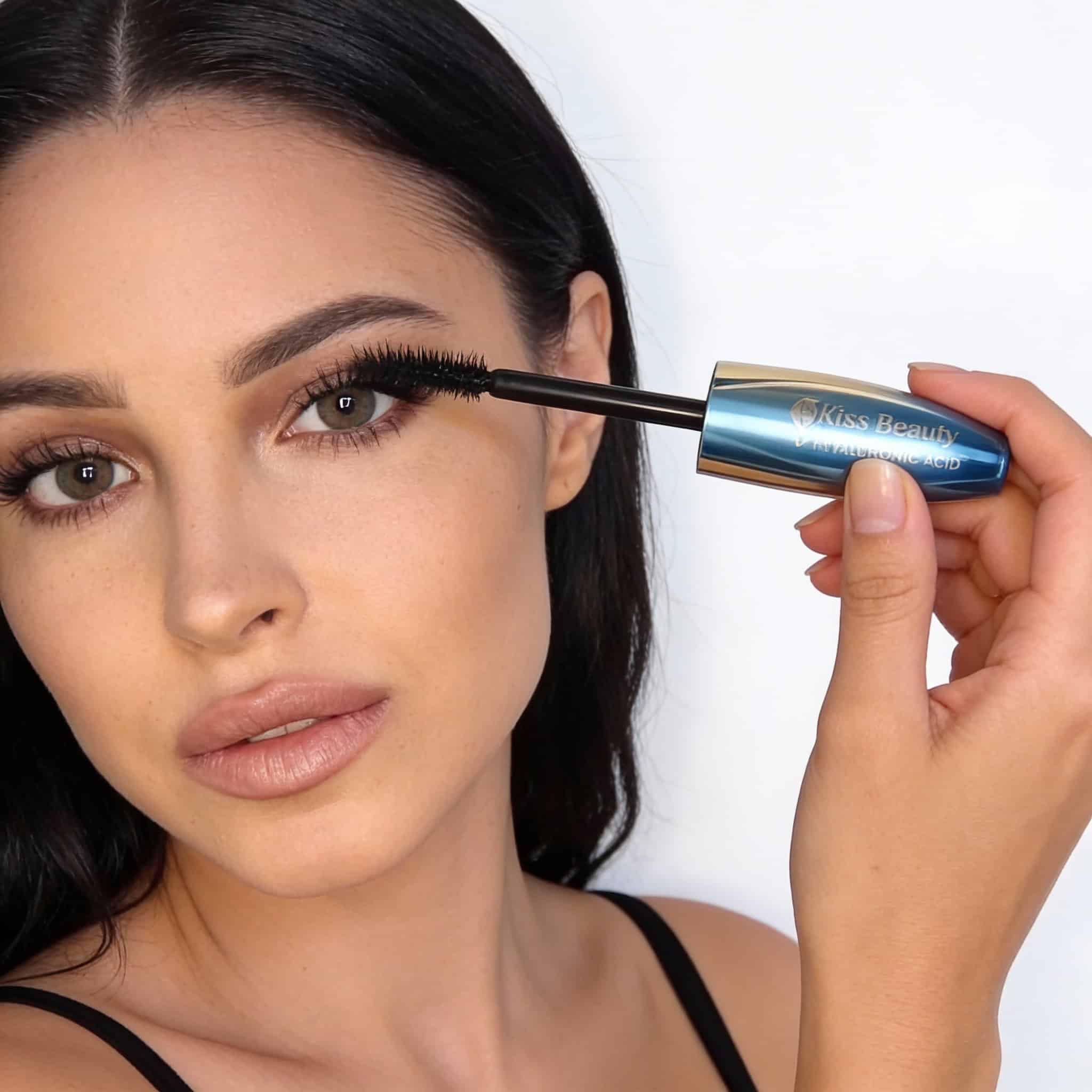 Kiss Beauty Mascara Cu Acid Hialuronic 3 Ruj cu efect de extensie a genei, pentru un look impresionant.