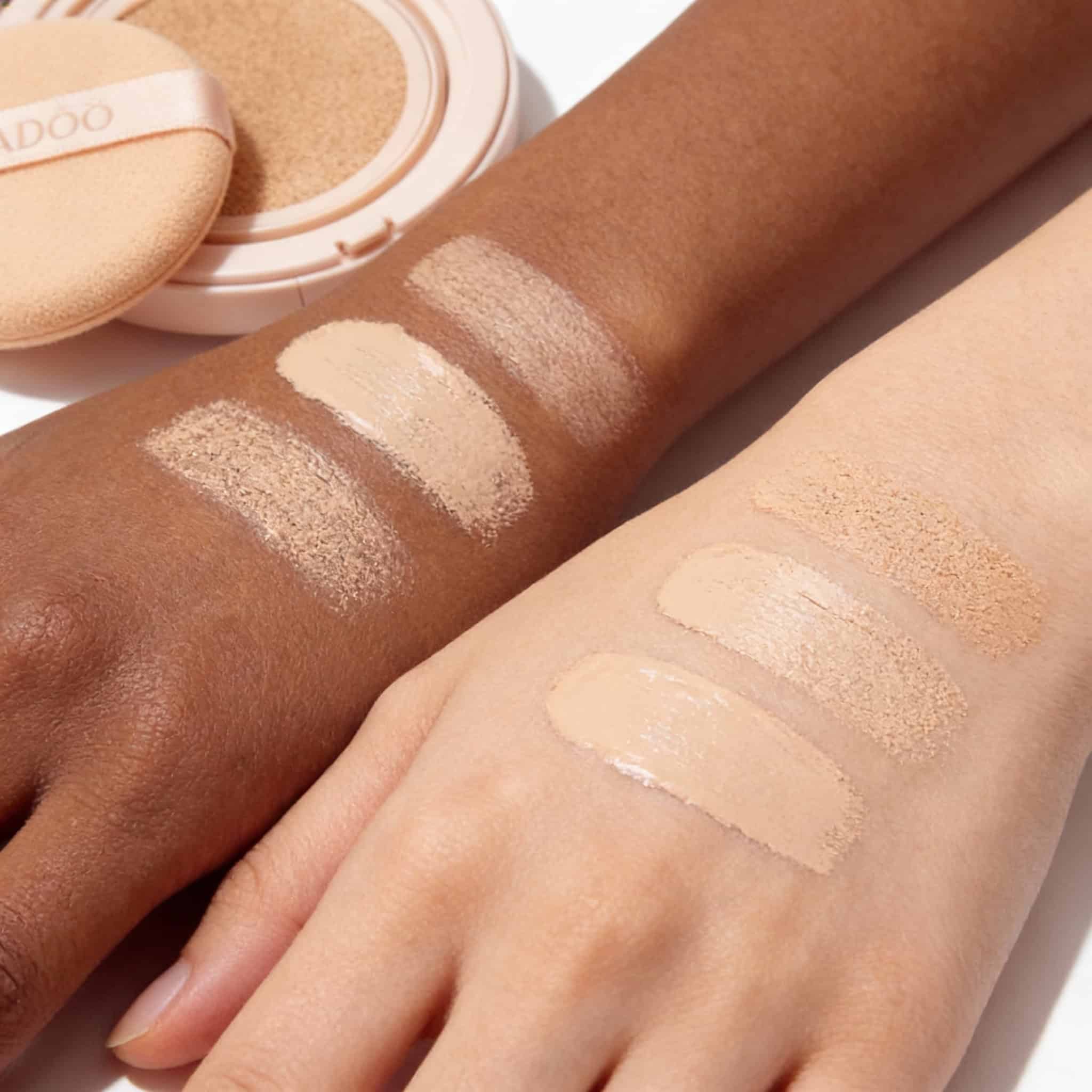 Sadoer Fond De Ten Air Cushion 2 in 1 4 Textură variată pentru ten și machiaj natural, pentru toate tonurile pielii.