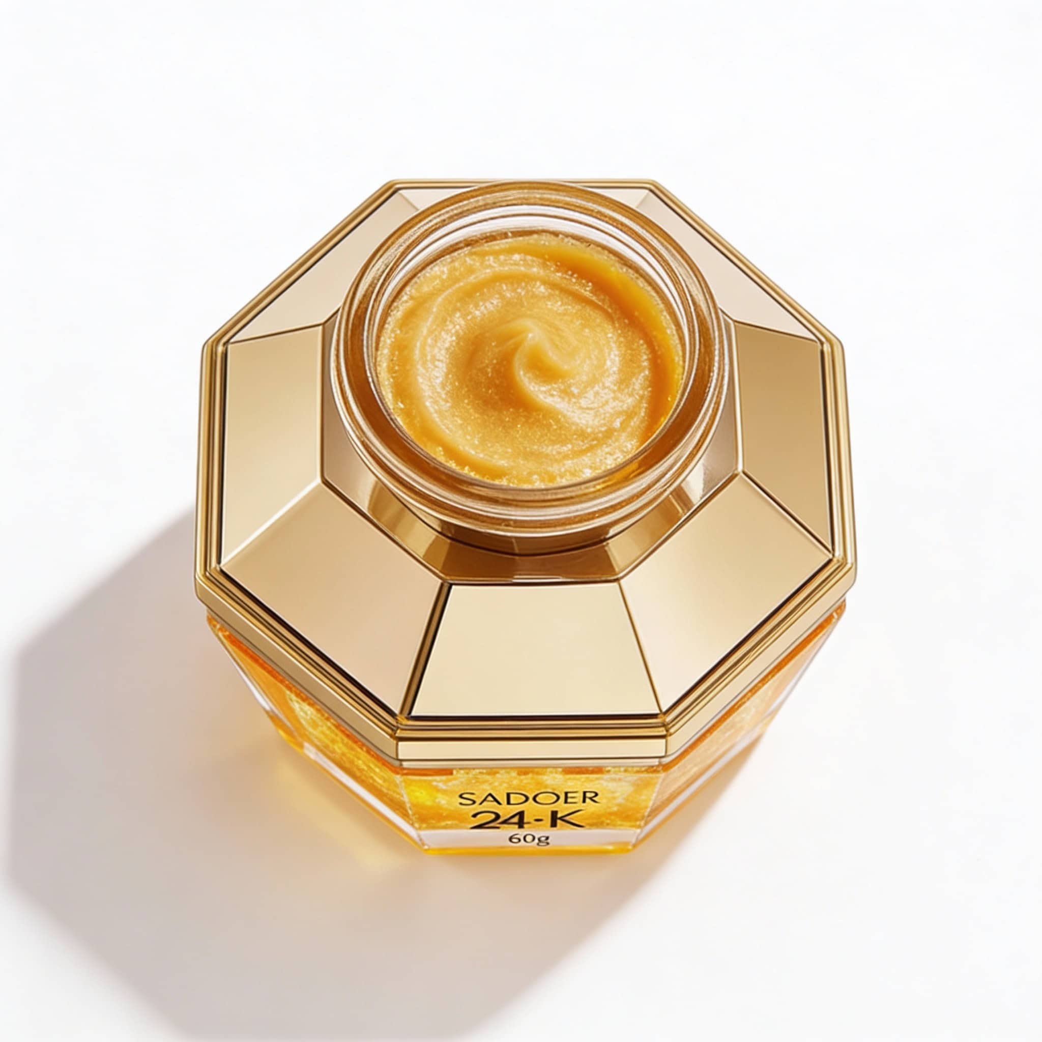 Crema De Fata cu Collagen 24K Sadoer, 60 g 3 Hidratează și regenerează pielea cu cremă cosmetică cu textură catifelată și lemnoasă.